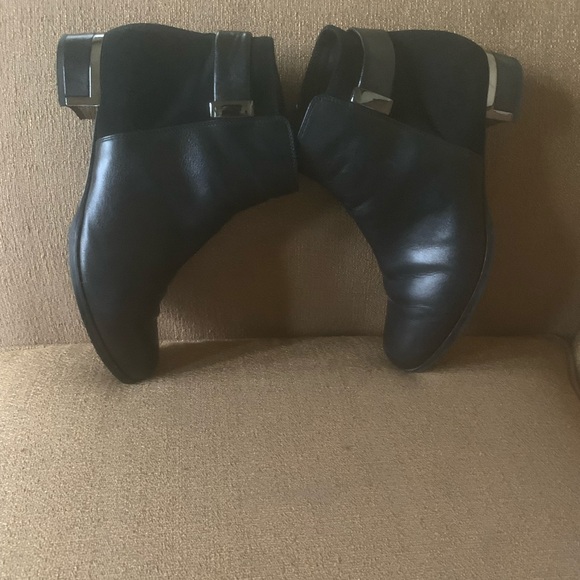 Moncler Black Leather/Suede Ankle Boot Size 40 Woman’s - Picture 1 of 14